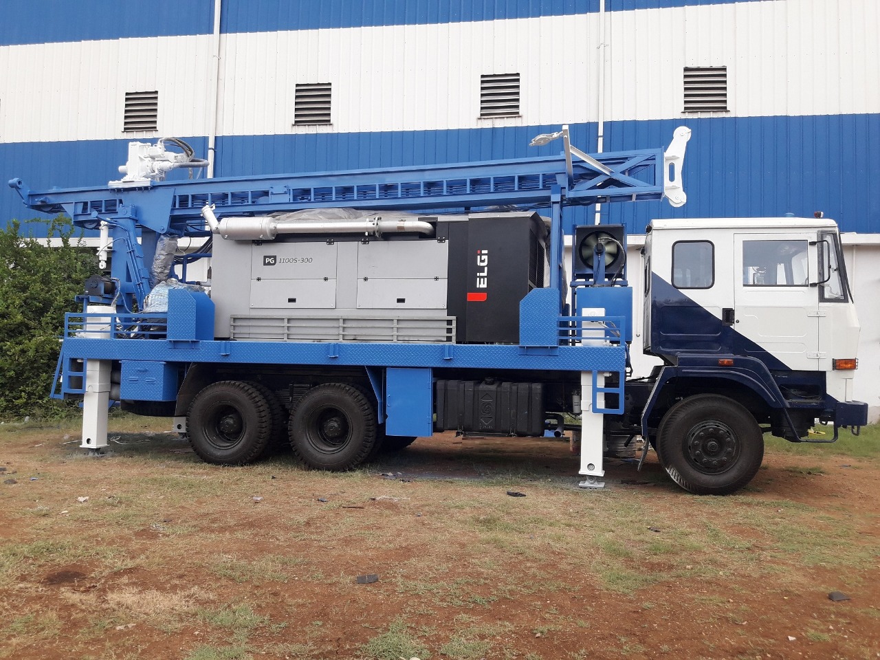PDTHR-300 Truck mounted DTH cum Rotary Drilling Rigs